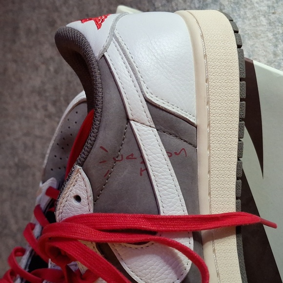 Travis Scott Jordans - Picture 6 of 12